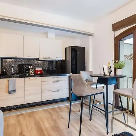 Luxurious In The Heart Of Puerto Banus Apartment Marbella