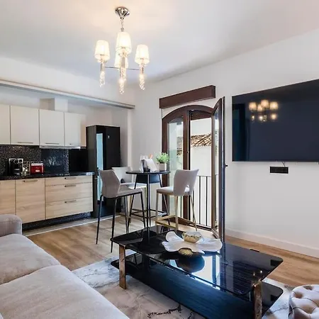 Apartment Luxurious In The Heart Of Puerto Banus